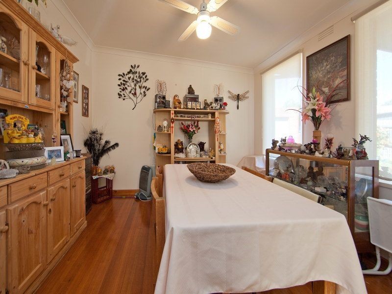 5 Hebe Court, Frankston North VIC 3200