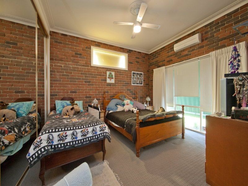 5 Hebe Court, Frankston North VIC 3200