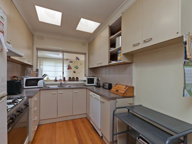 15 & 15A Armstrongs Road, Seaford VIC 3198