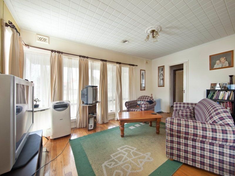 15 & 15A Armstrongs Road, Seaford VIC 3198