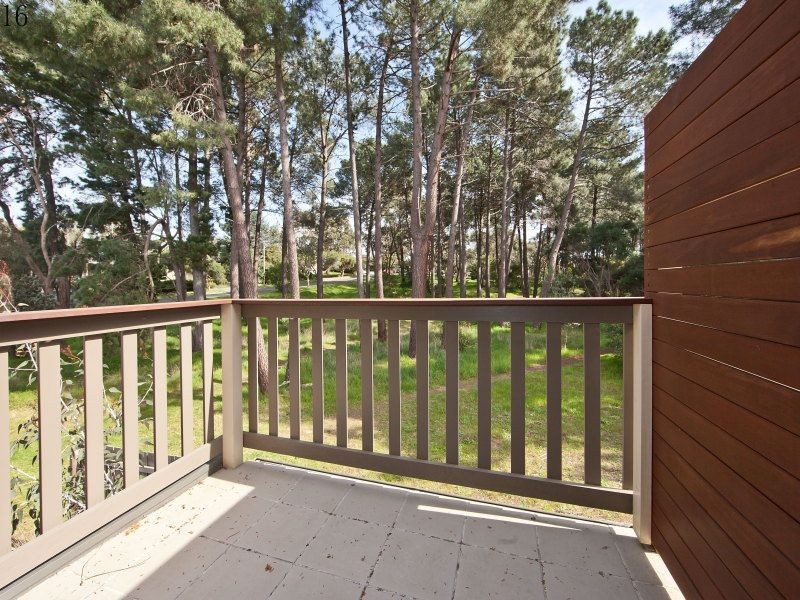 16 Barwon Ave, Frankston VIC 3199