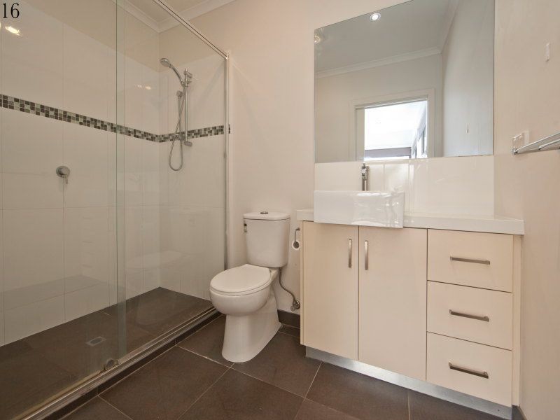 16 Barwon Ave, Frankston VIC 3199