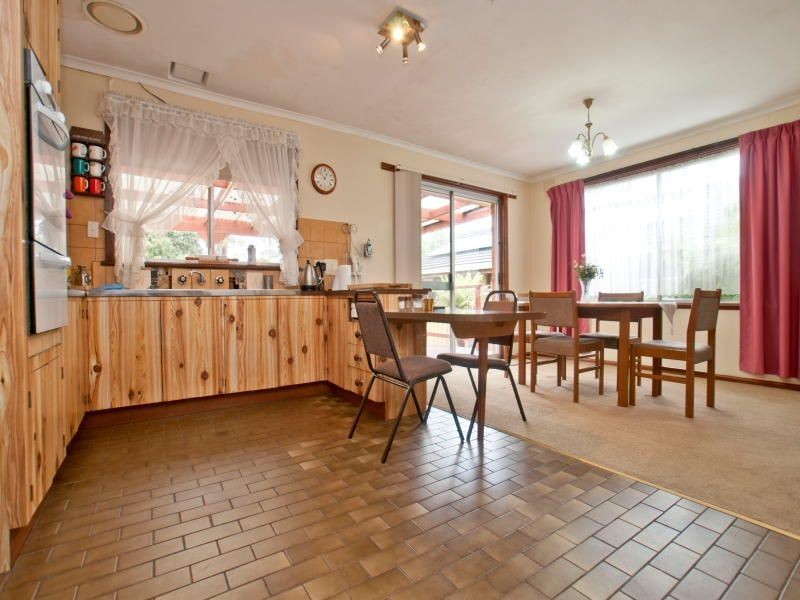 8 Milford Crescent, Frankston VIC 3199