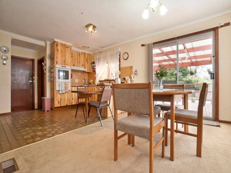 8 Milford Crescent, Frankston VIC 3199