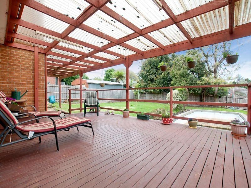 8 Milford Crescent, Frankston VIC 3199