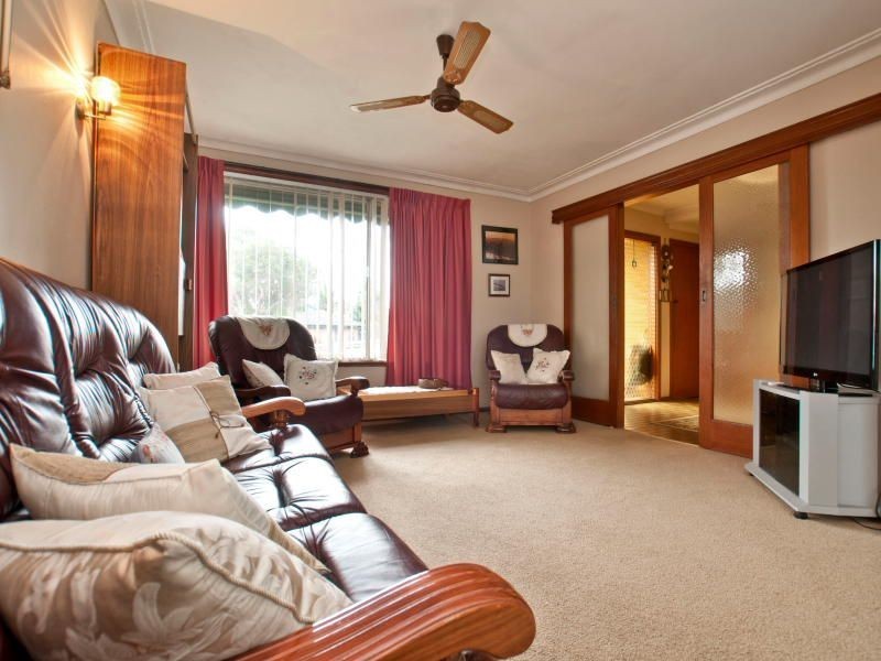 8 Milford Crescent, Frankston VIC 3199