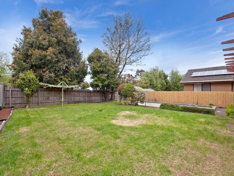 8 Milford Crescent, Frankston VIC 3199