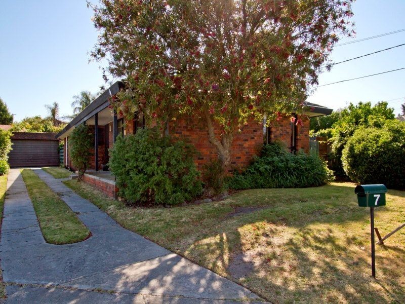 7 Greenbrier Court, Frankston VIC 3199