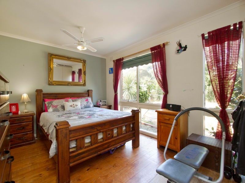 7 Leawarra Parade, Frankston VIC 3199