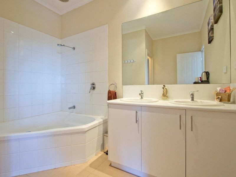 13 Guildford Close, Frankston VIC 3199