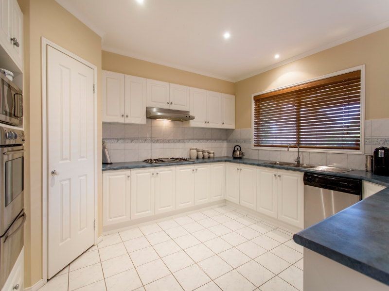 22 Manorwoods Drive, Frankston VIC 3199