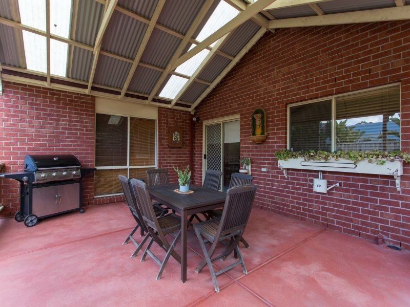 22 Manorwoods Drive, Frankston VIC 3199