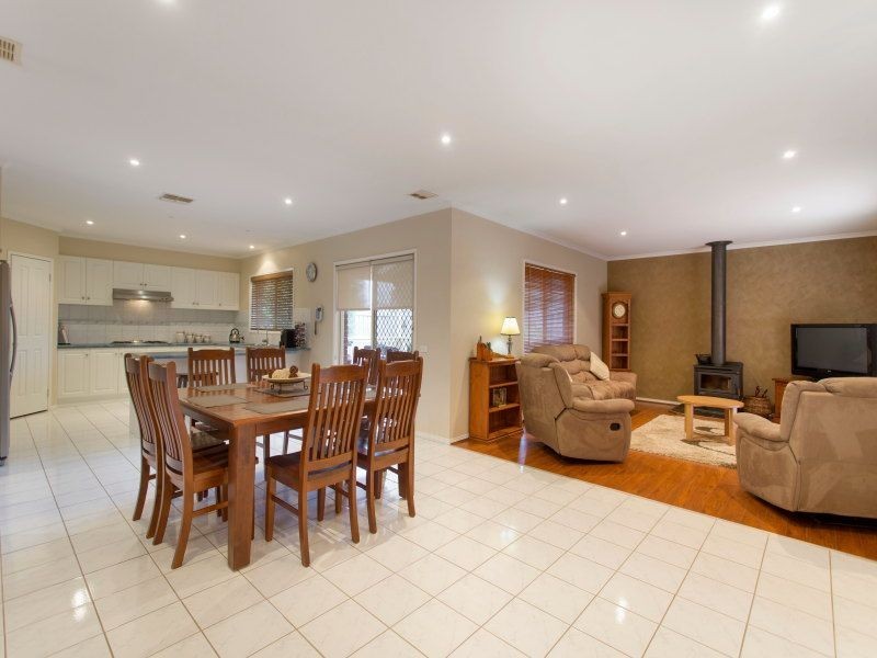 22 Manorwoods Drive, Frankston VIC 3199