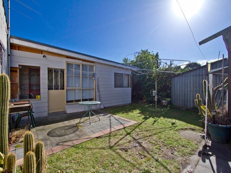 13 Raymond Ave, Frankston VIC 3199