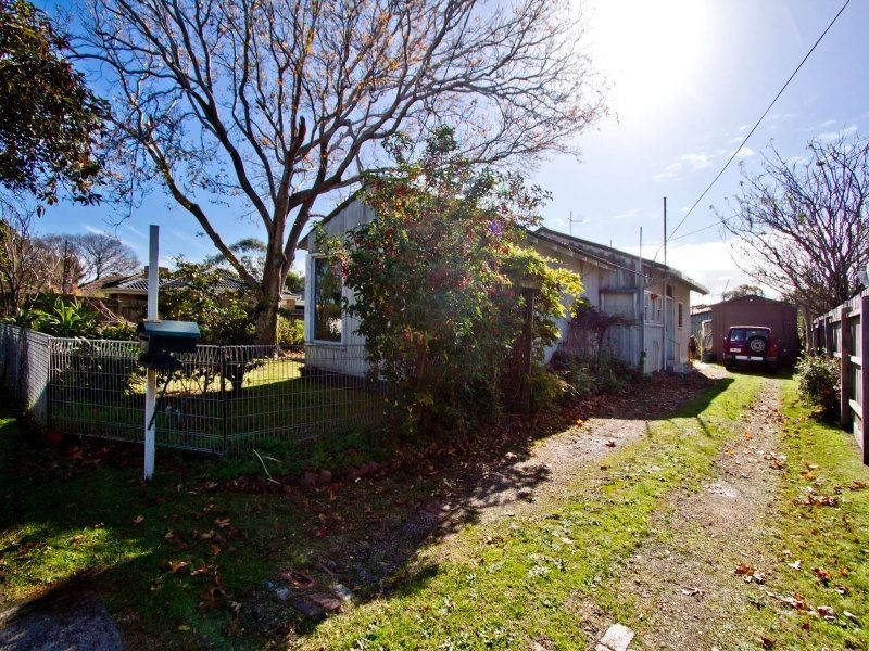 13 Raymond Ave, Frankston VIC 3199