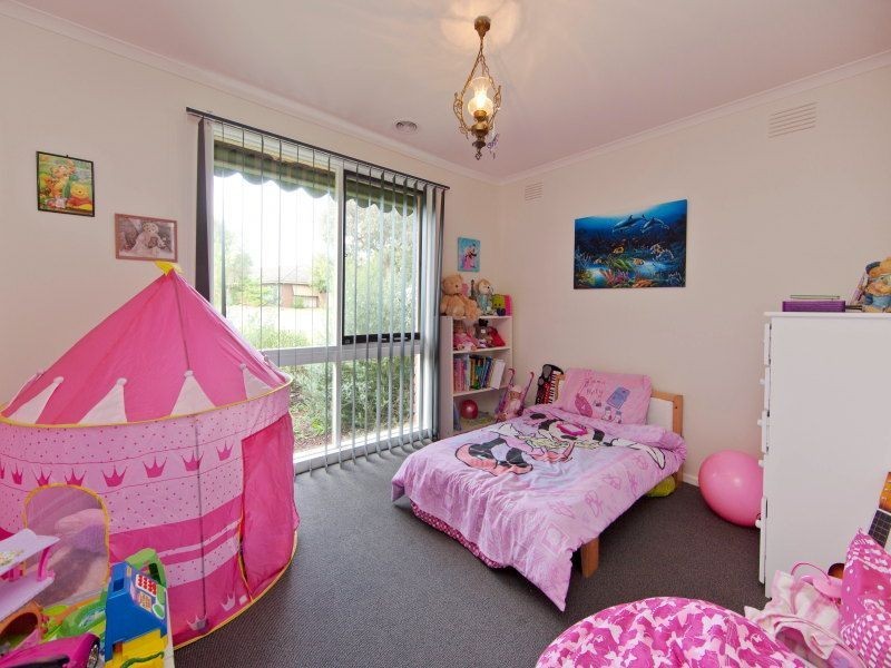 32 Ferndale Drive, Frankston VIC 3199