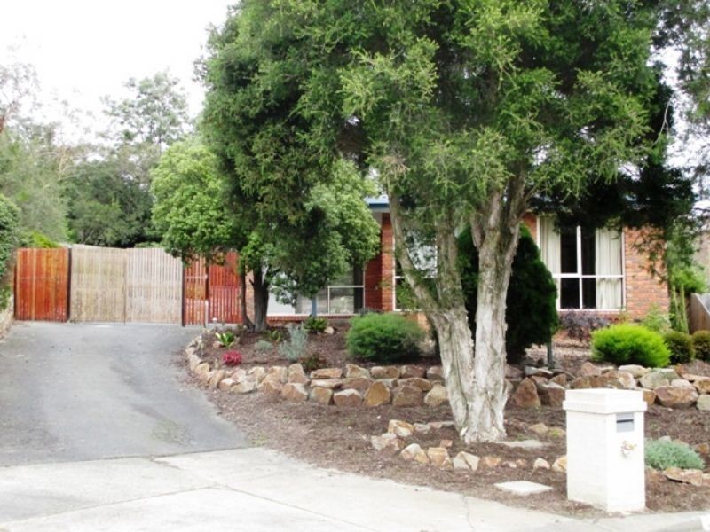 2 Hakea Court, Langwarrin VIC 3910