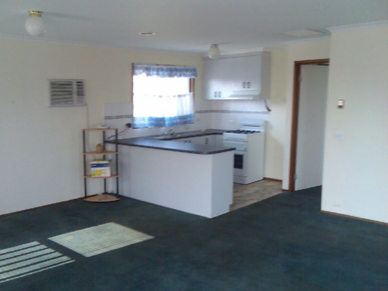 1/120 Rosemary Crescent, Frankston North VIC 3200