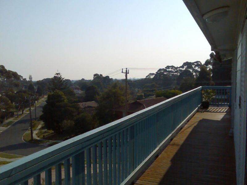 1/120 Rosemary Crescent, Frankston North VIC 3200