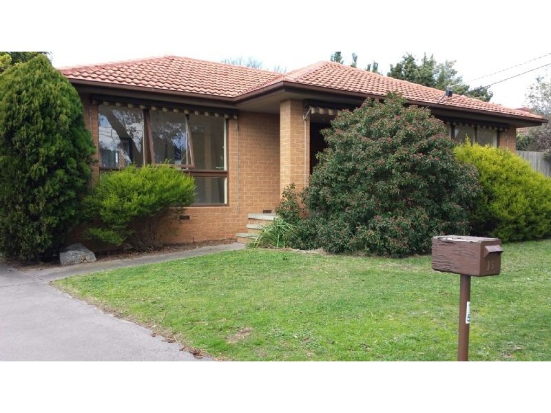 15 Marnebeck Court, Cranbourne VIC 3977