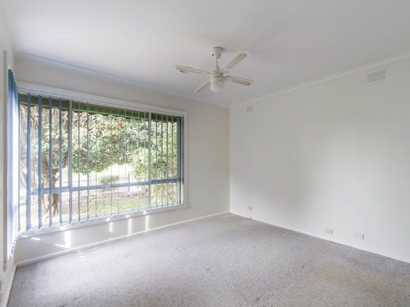 8 Alexander Crescent, Frankston VIC 3199