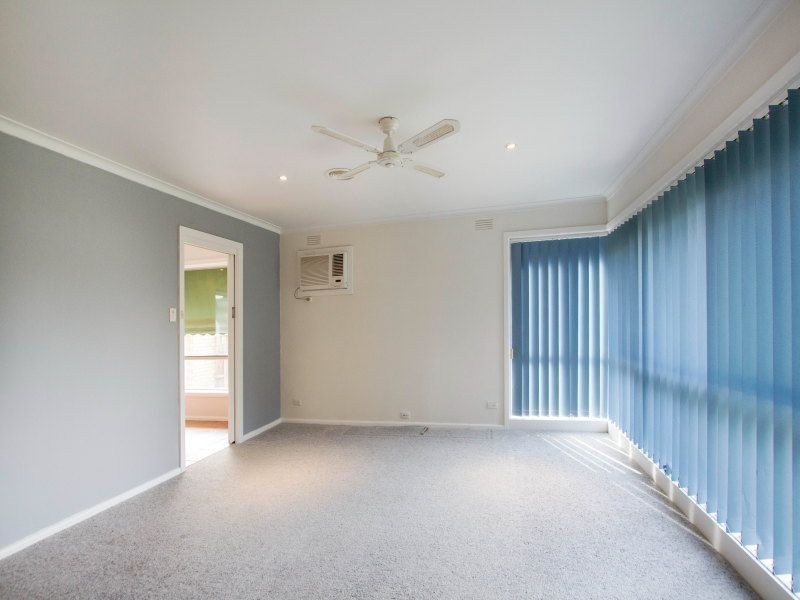 8 Alexander Crescent, Frankston VIC 3199