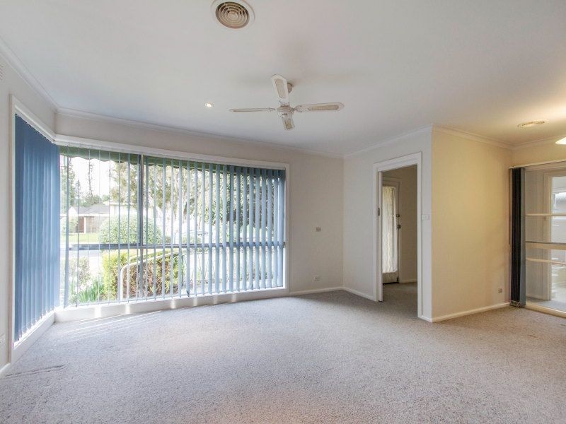 8 Alexander Crescent, Frankston VIC 3199
