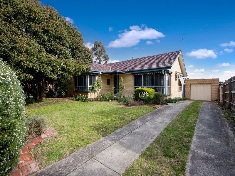 8 Alexander Crescent, Frankston VIC 3199
