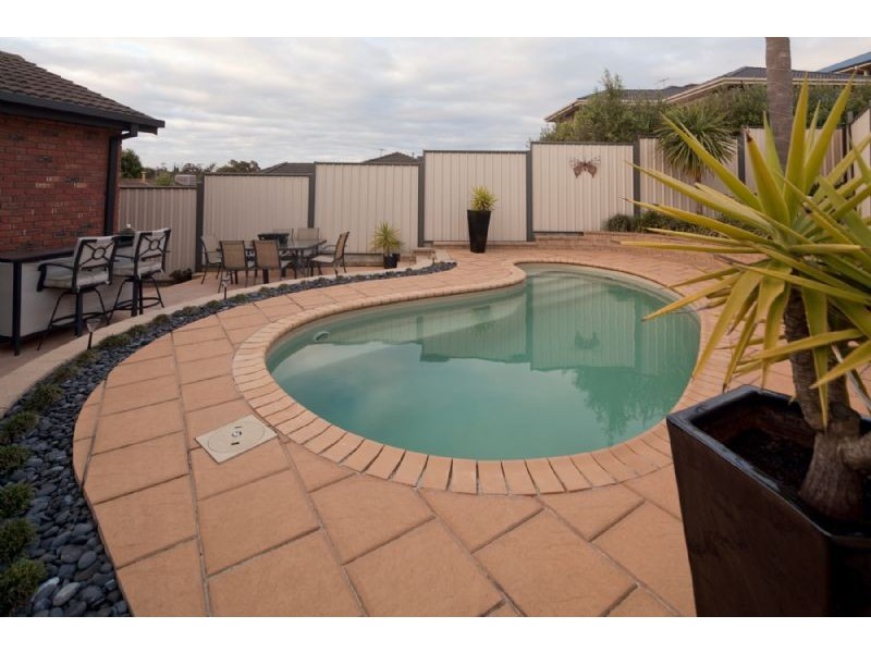 7 Lalina Close, Frankston VIC 3199