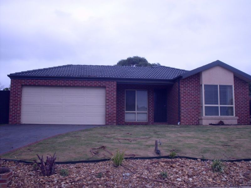 13 Hutchins Way, Skye VIC 3977