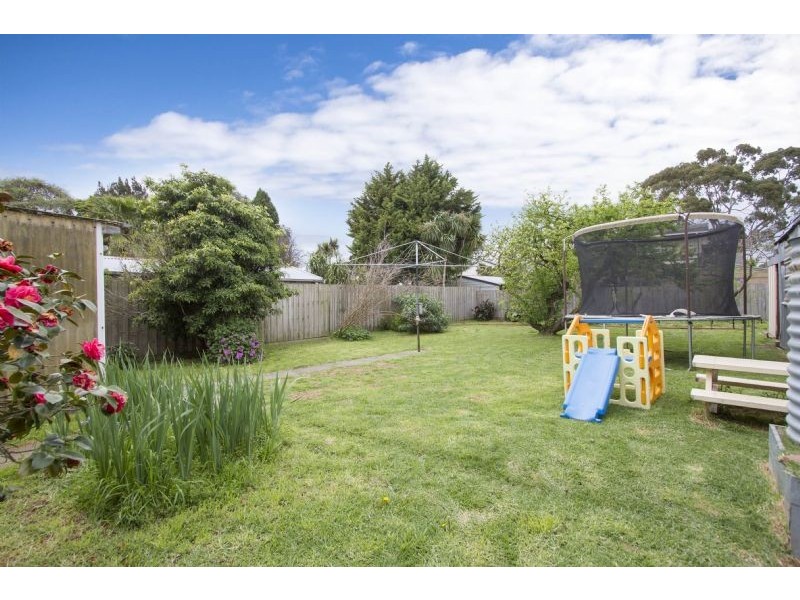 17 Moomba Ave, Seaford VIC 3198