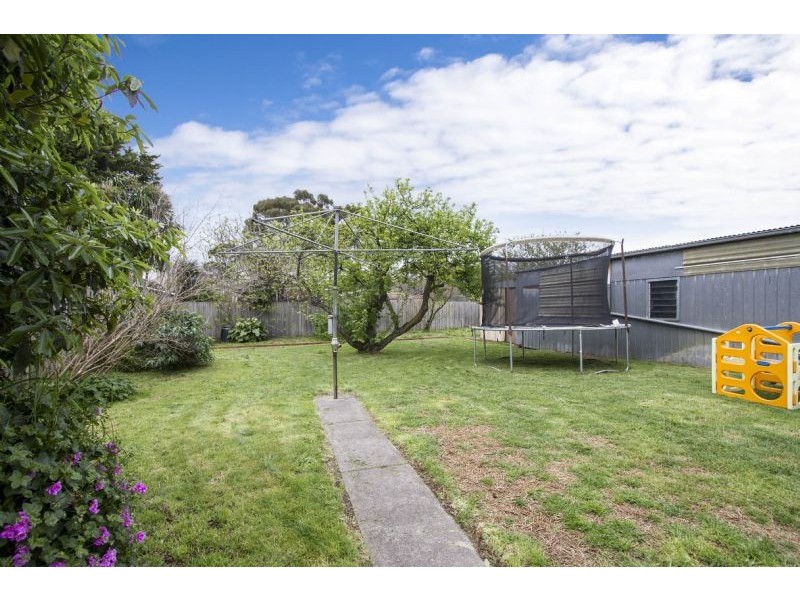 17 Moomba Ave, Seaford VIC 3198