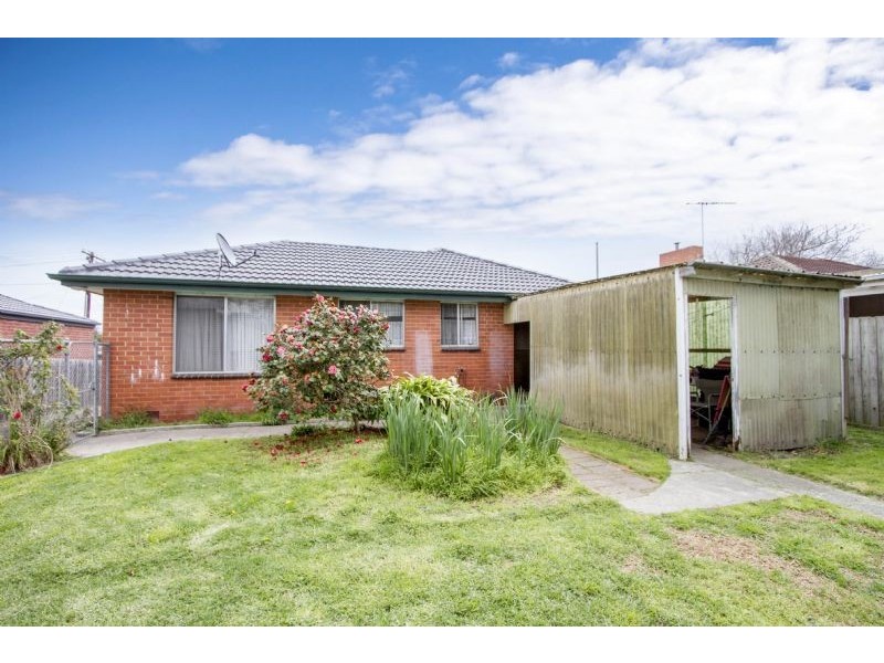 17 Moomba Ave, Seaford VIC 3198