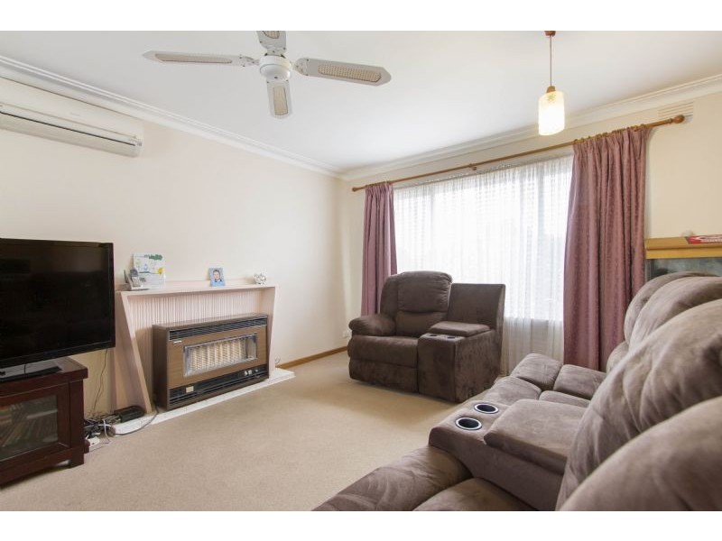 17 Moomba Ave, Seaford VIC 3198