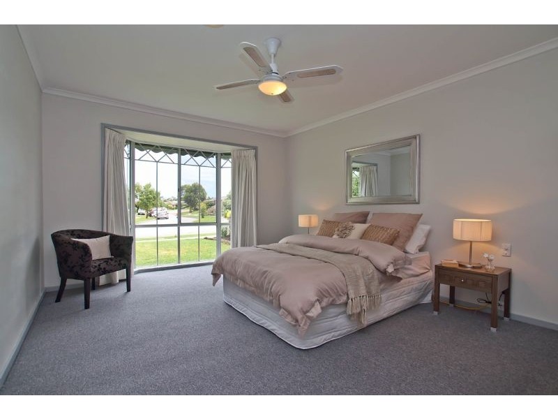 76 Granite Drive, Langwarrin VIC 3910