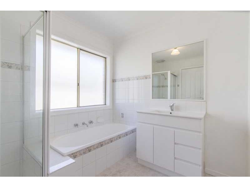 5a Mountain view Cres, Seaford VIC 3198