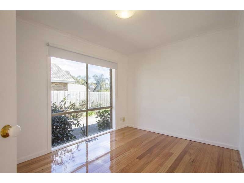 5a Mountain view Cres, Seaford VIC 3198