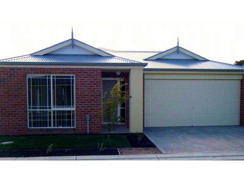 11 Southampton Drive, Langwarrin VIC 3910