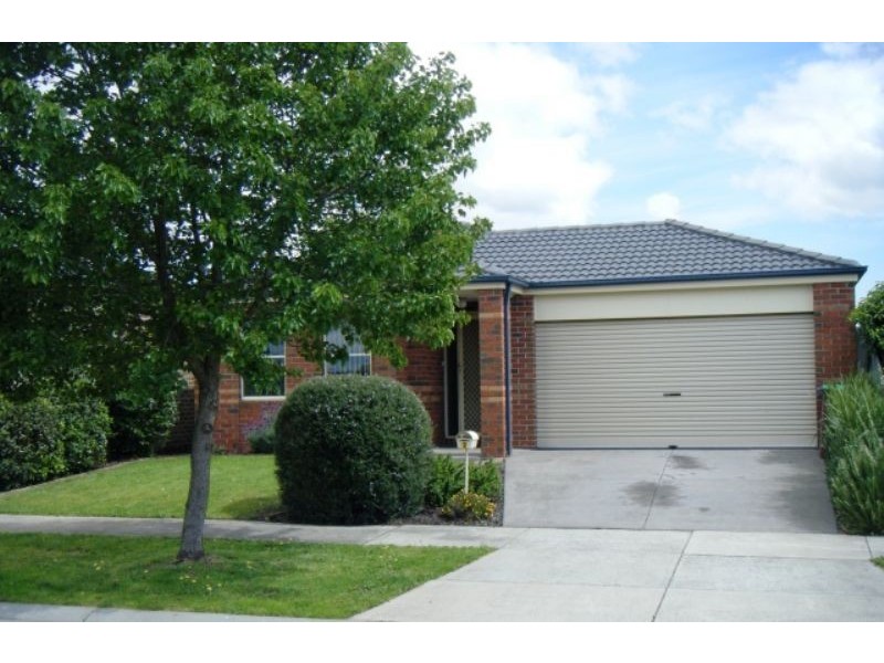 7 Hydra Street, Cranbourne VIC 3977