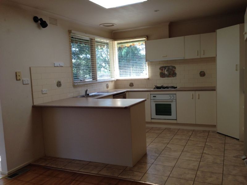 34 Gairloch Drive, Frankston VIC 3199