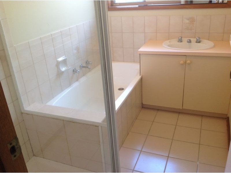 2/10 Bayport Drive, Langwarrin VIC 3910