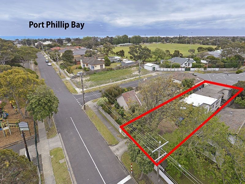 1,2,3/24 McKenzie Street, Seaford VIC 3198