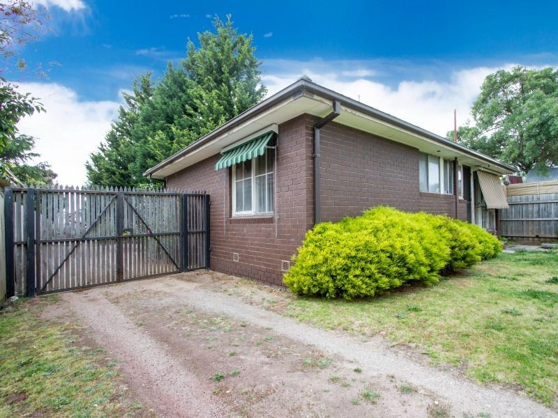 104 Rosslyn Avenue, Seaford VIC 3198