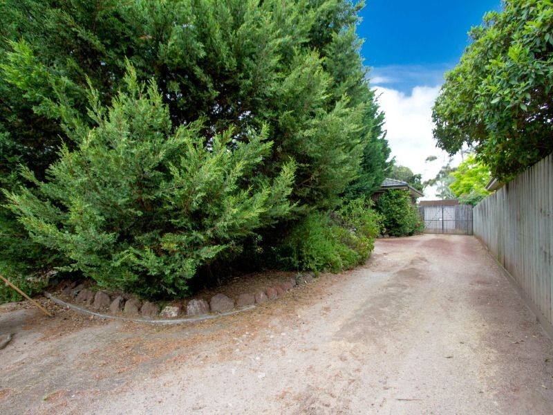 104 Rosslyn Avenue, Seaford VIC 3198