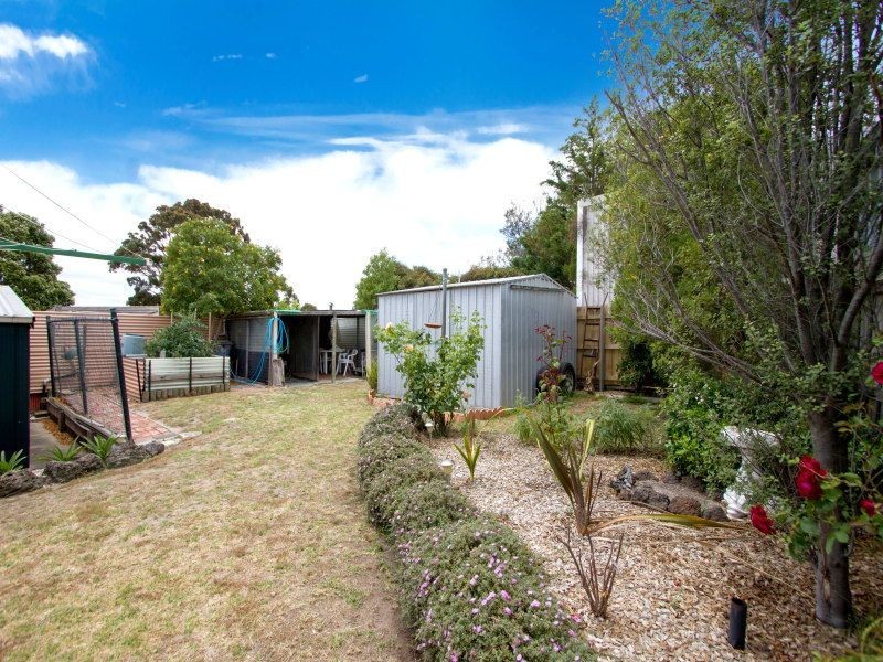 142 Rosemary Crescent, Frankston North VIC 3200