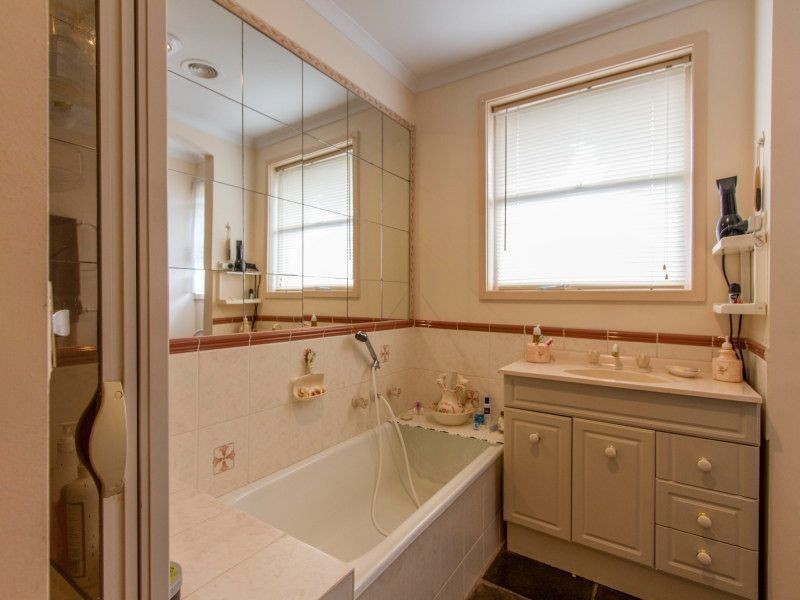 142 Rosemary Crescent, Frankston North VIC 3200