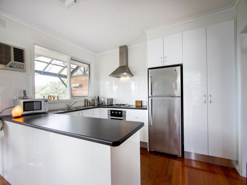 13 Kenilworth Avenue, Frankston VIC 3199