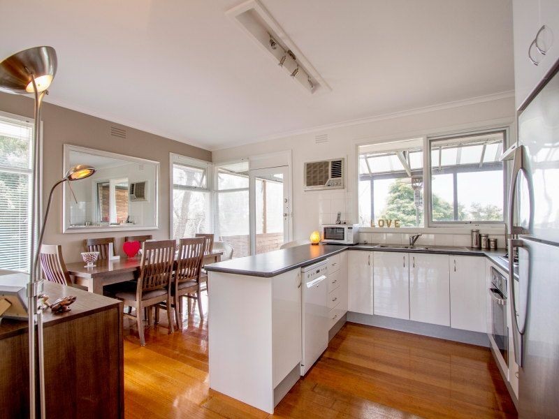 13 Kenilworth Avenue, Frankston VIC 3199