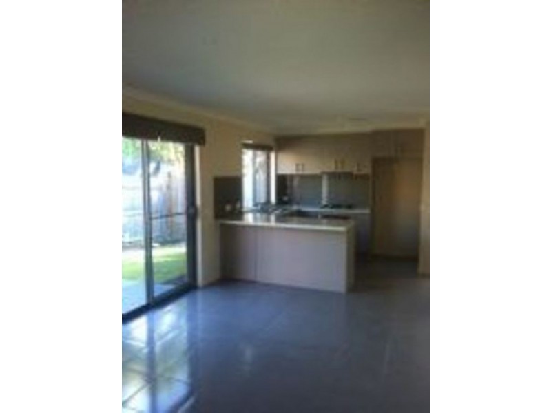 2/250 Heatherhill Road, Frankston VIC 3199