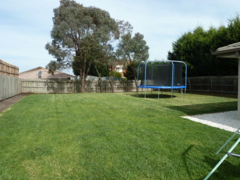 27 Gum Nut Drive, Langwarrin VIC 3910